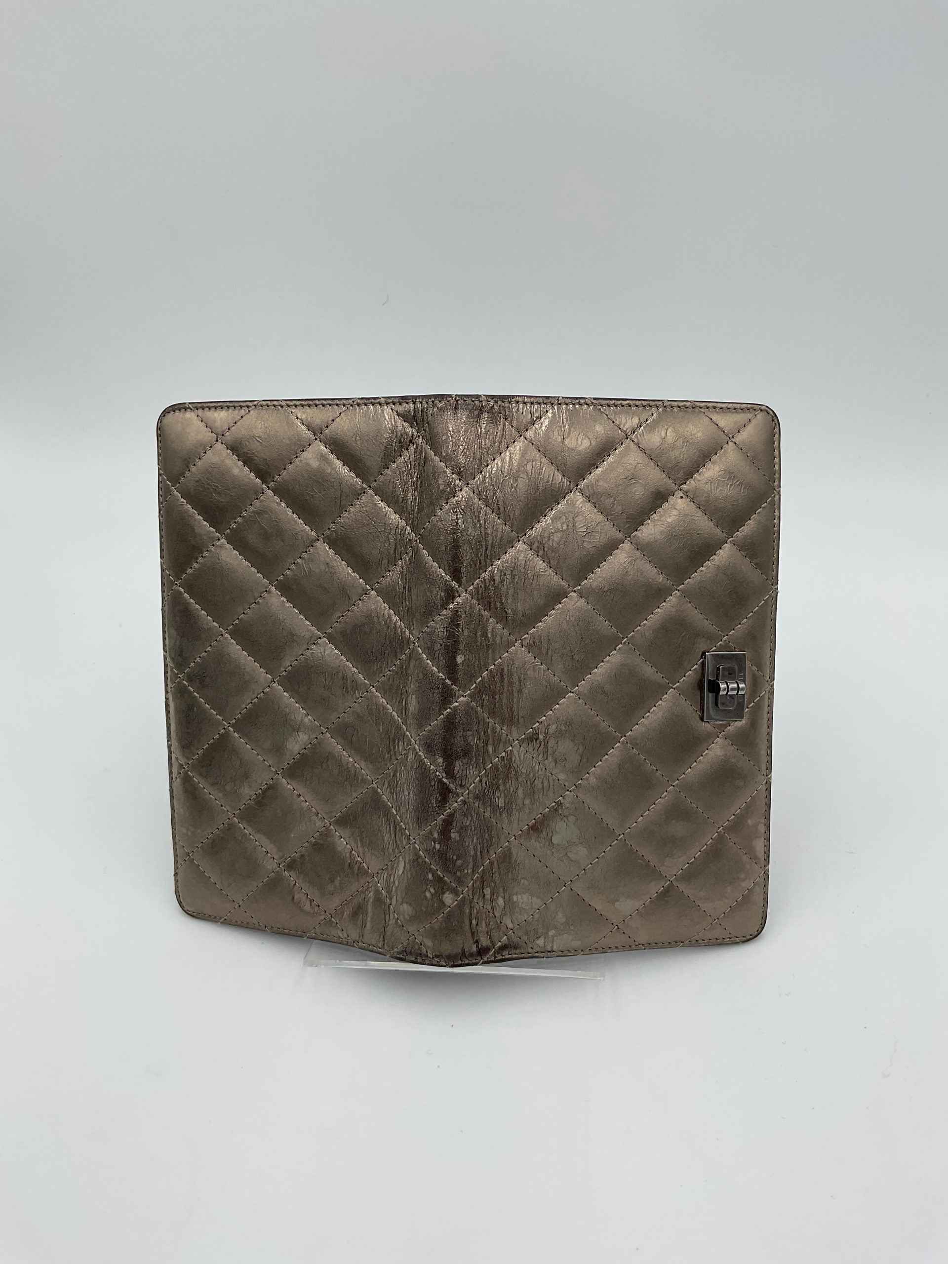 Chanel CHANEL Matèlassè Platinum Wallet