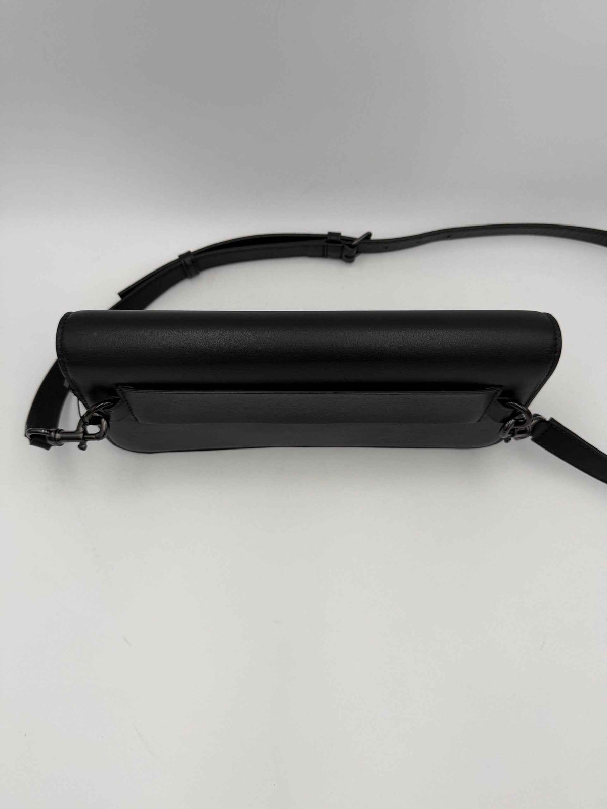Valentino Garavani VALENTINO GARAVANI VLOGO Black Handbag
