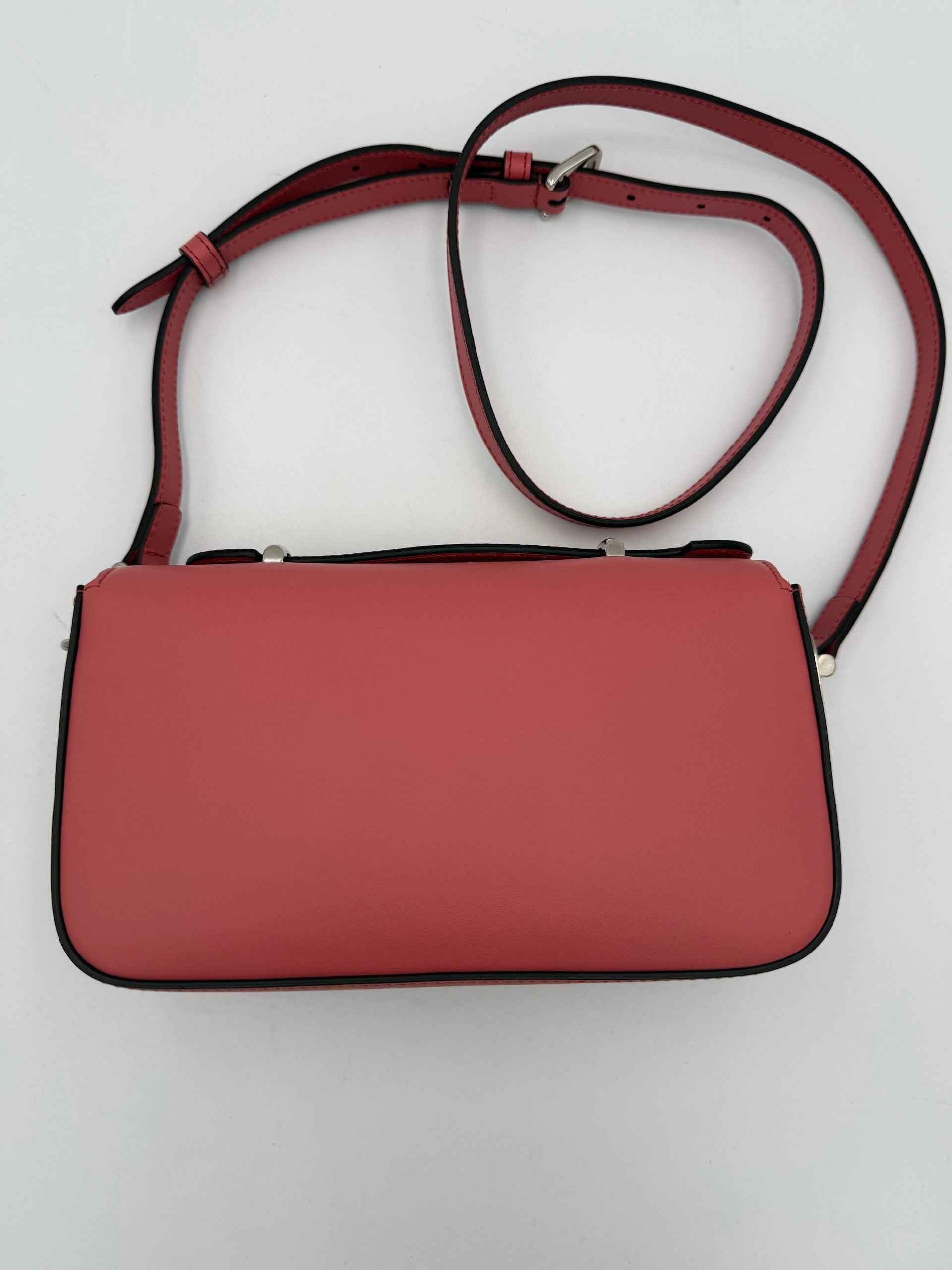 Gucci GUCCI GG Marmont in Leather Shoulder Bag