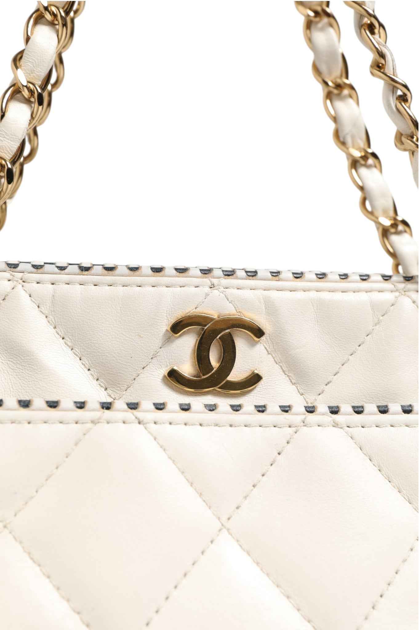 Chanel Shiny Calfskin Quilted Mini 22 White 1792563