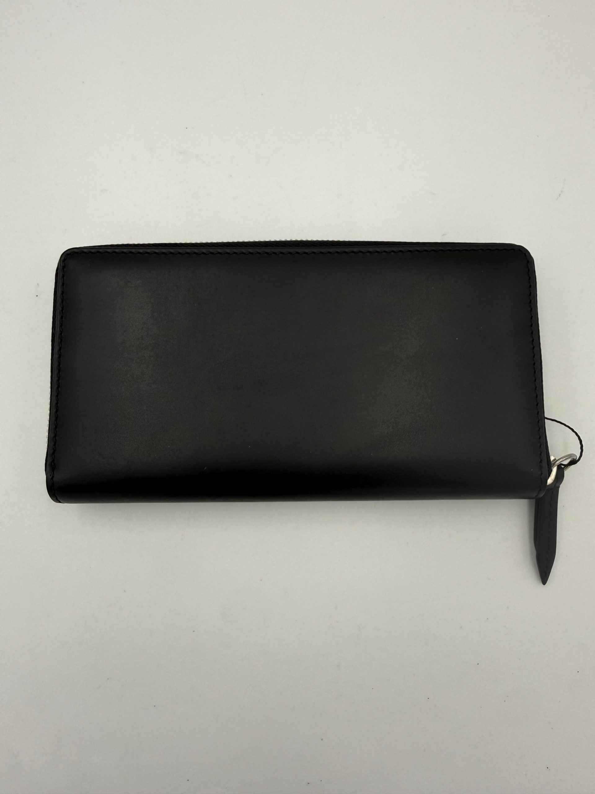 Gucci GUCCI Zip Black Front Logo Embossed Wallet