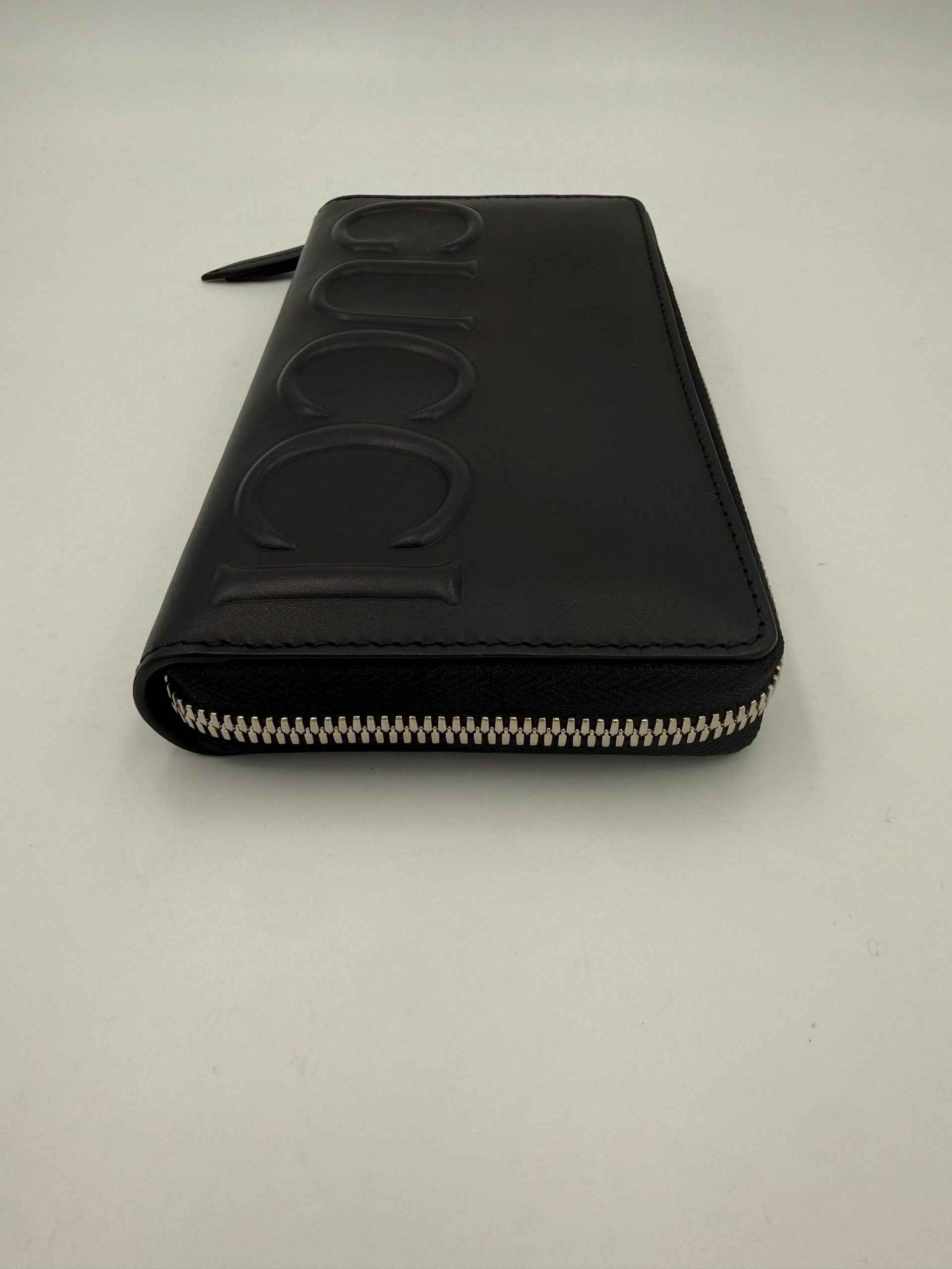 Gucci GUCCI Zip Black Front Logo Embossed Wallet
