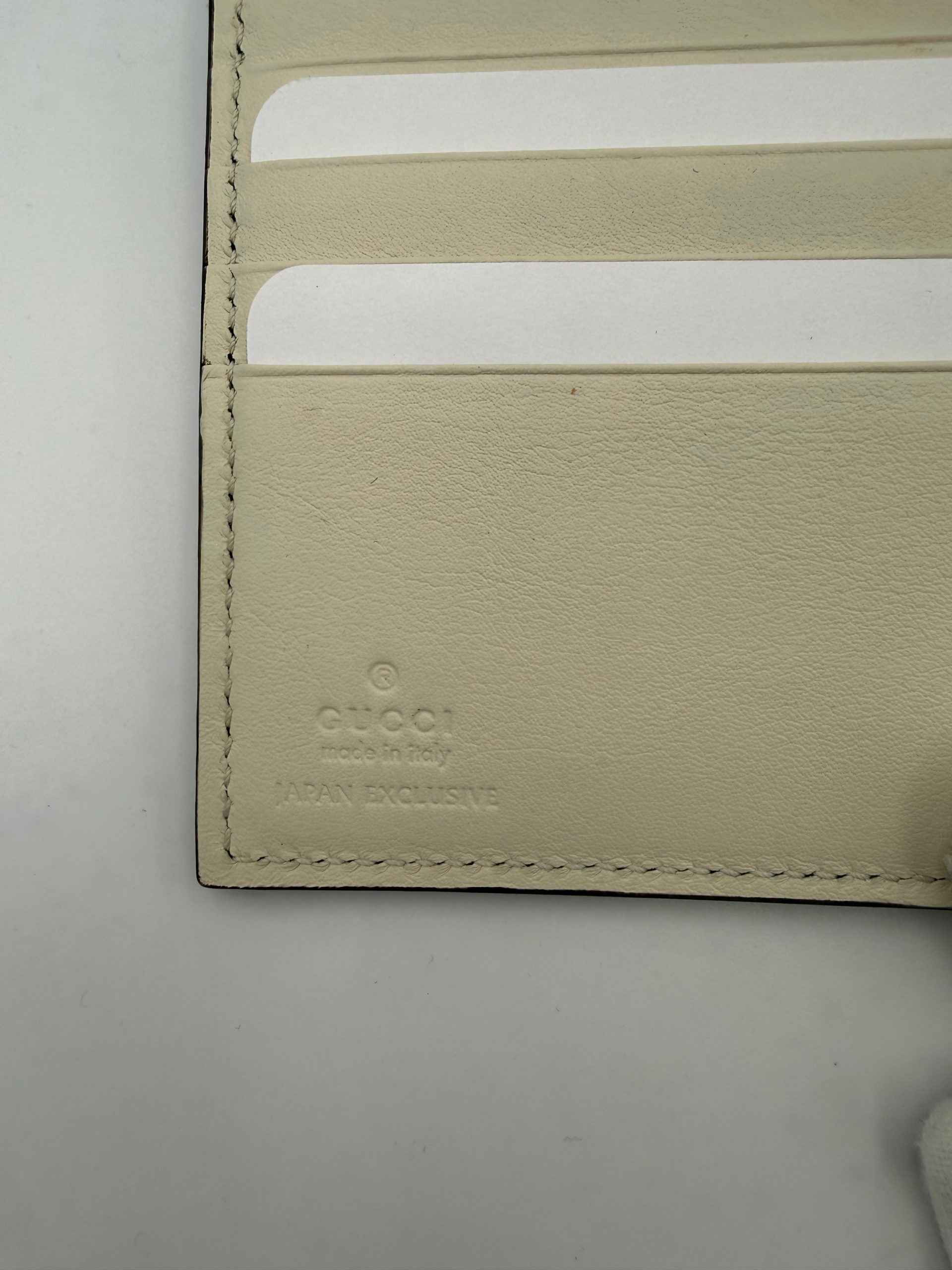 Gucci GUCCI GG Marmont Compact Wallet
