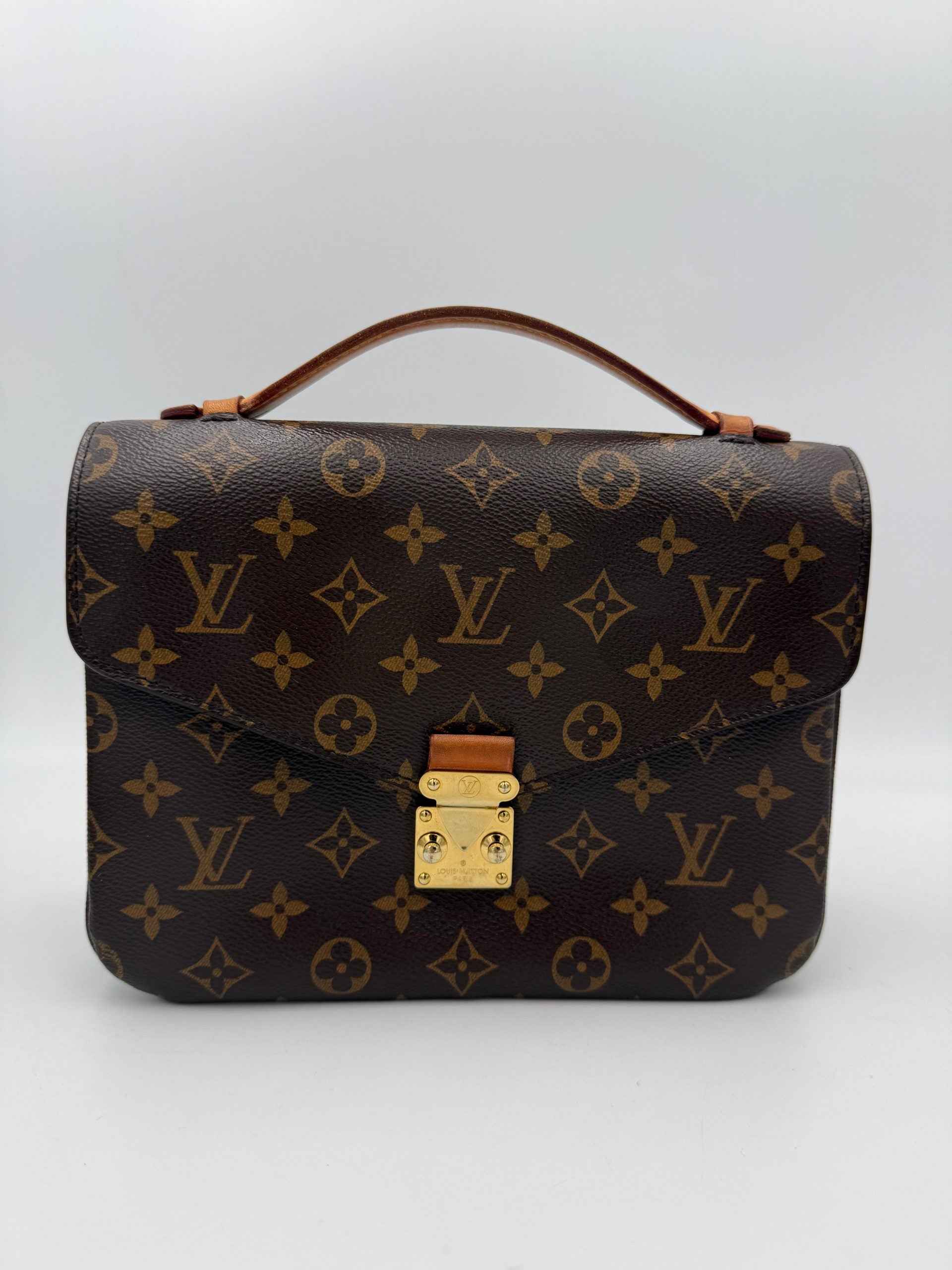 Louis Vuitton LOUIS VUITTON METIS Monogram Handbag