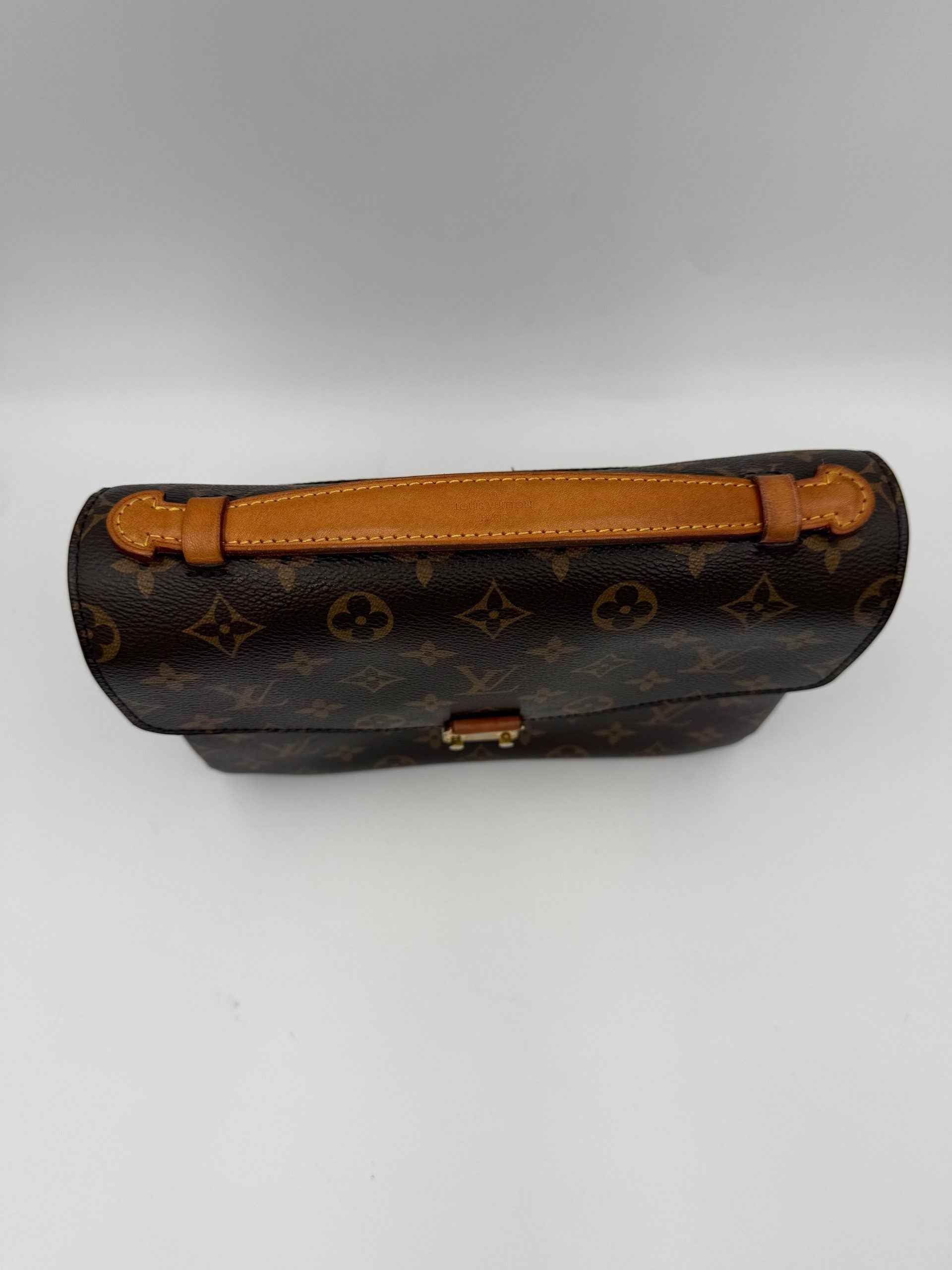 Louis Vuitton LOUIS VUITTON METIS Monogram Handbag