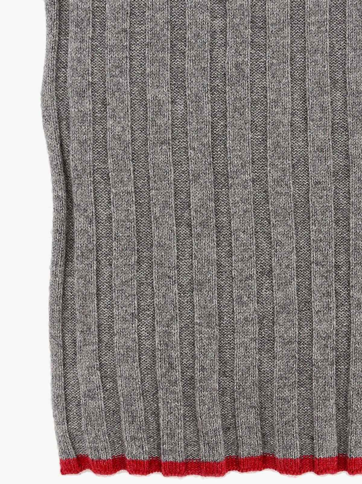 BRUNELLO CUCINELLI MEN'S GREY RIBBED SCARF WITH RED TRIM