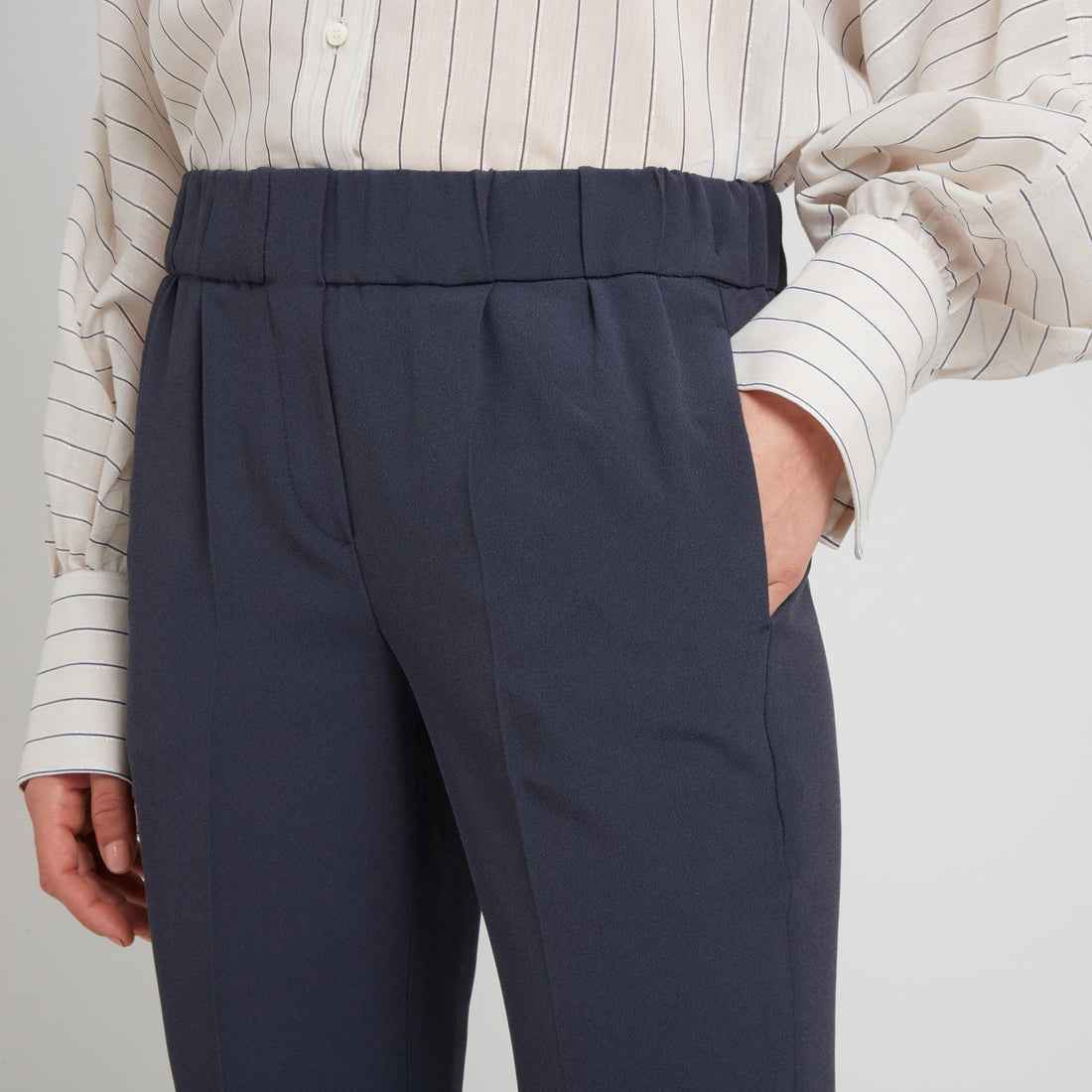 BRUNELLO CUCINELLI WOMEN'S NAVY TAILORED TROUSERS WITH PLEATS