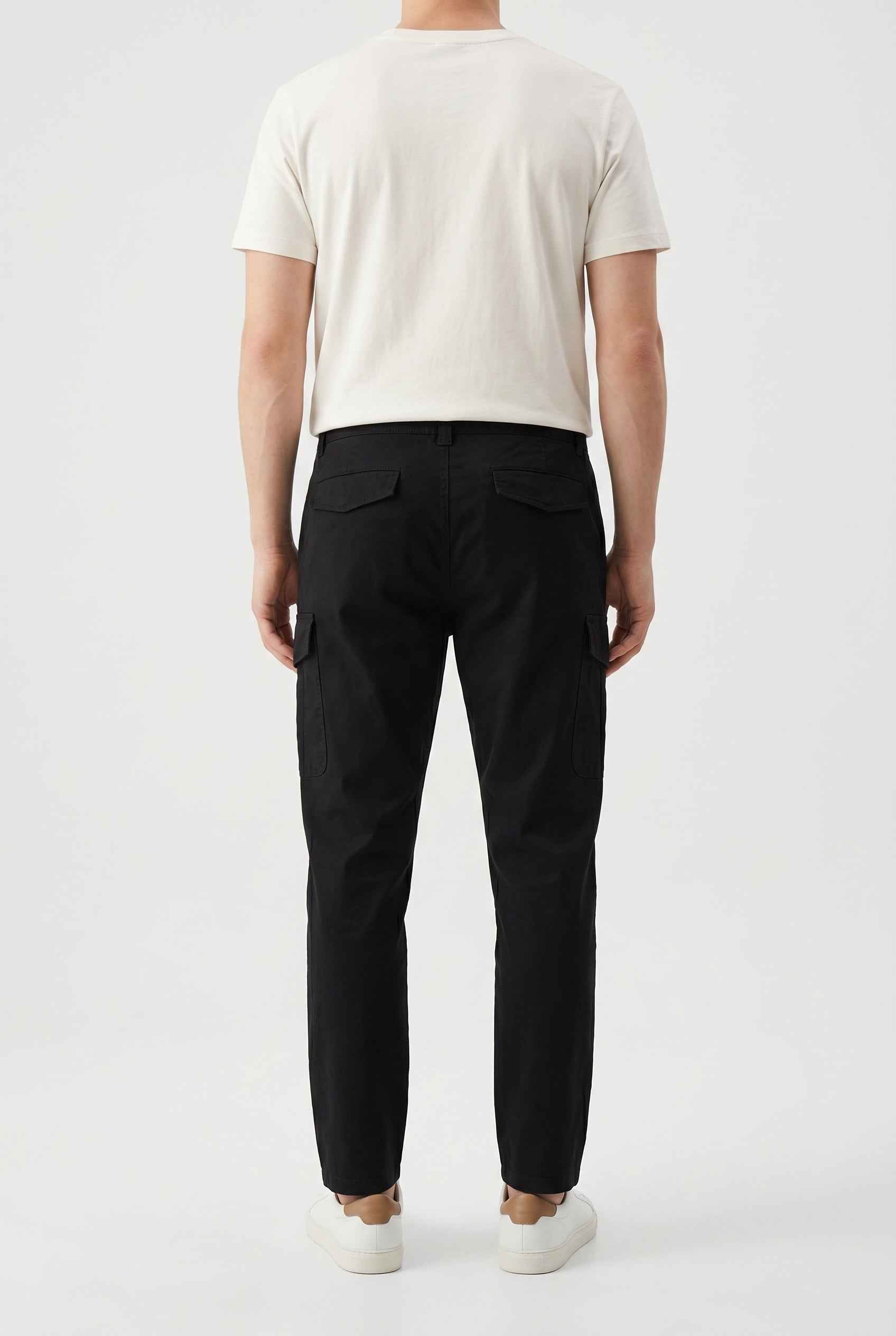 BRUNELLO CUCINELLI MEN'S BLACK COTTON CARGO TROUSERS