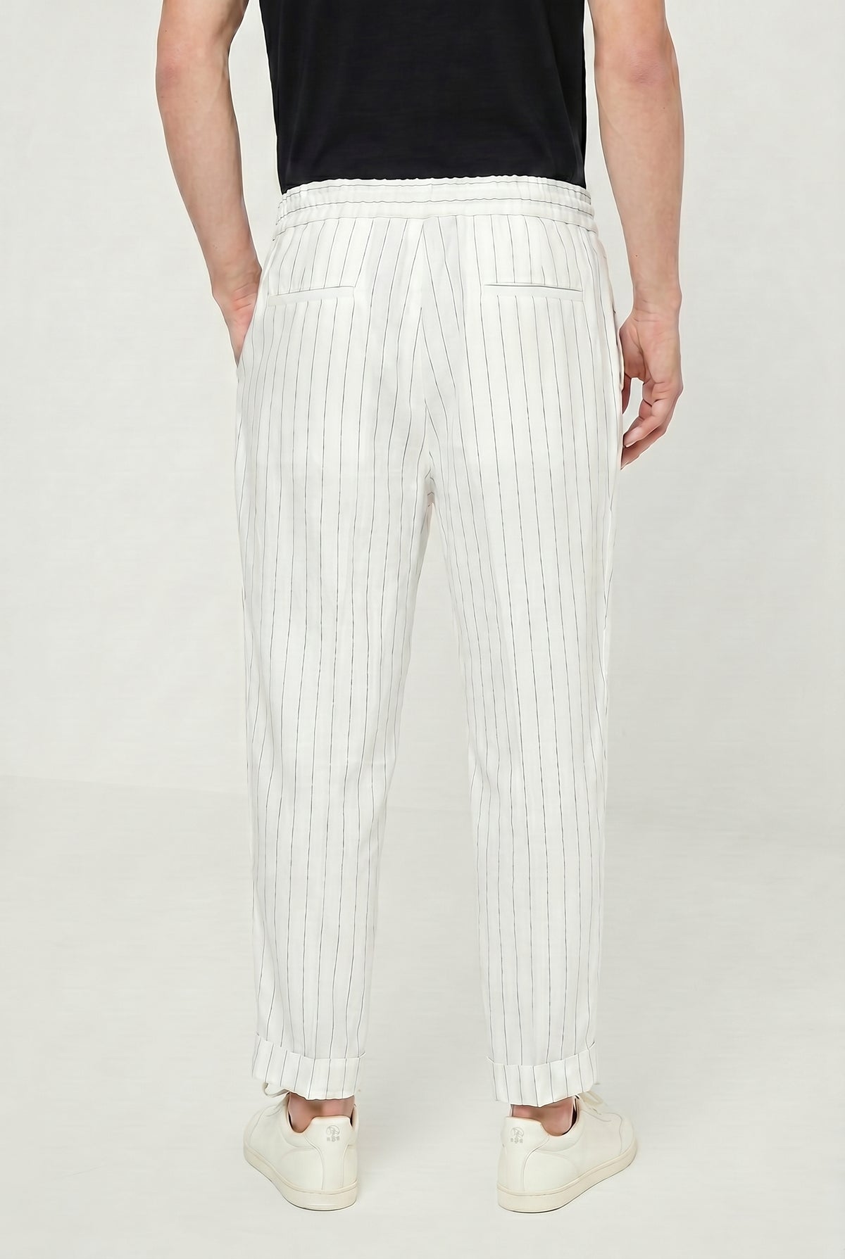 BRUNELLO CUCINELLI MEN'S WHITE LINEN RELAXED TROUSERS