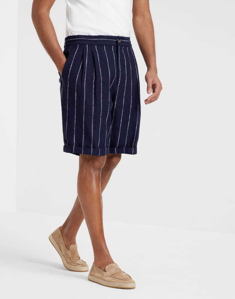 BRUNELLO CUCINELLI MEN'S NAVY STRIPED LINEN WOOL BLEND SHORTS