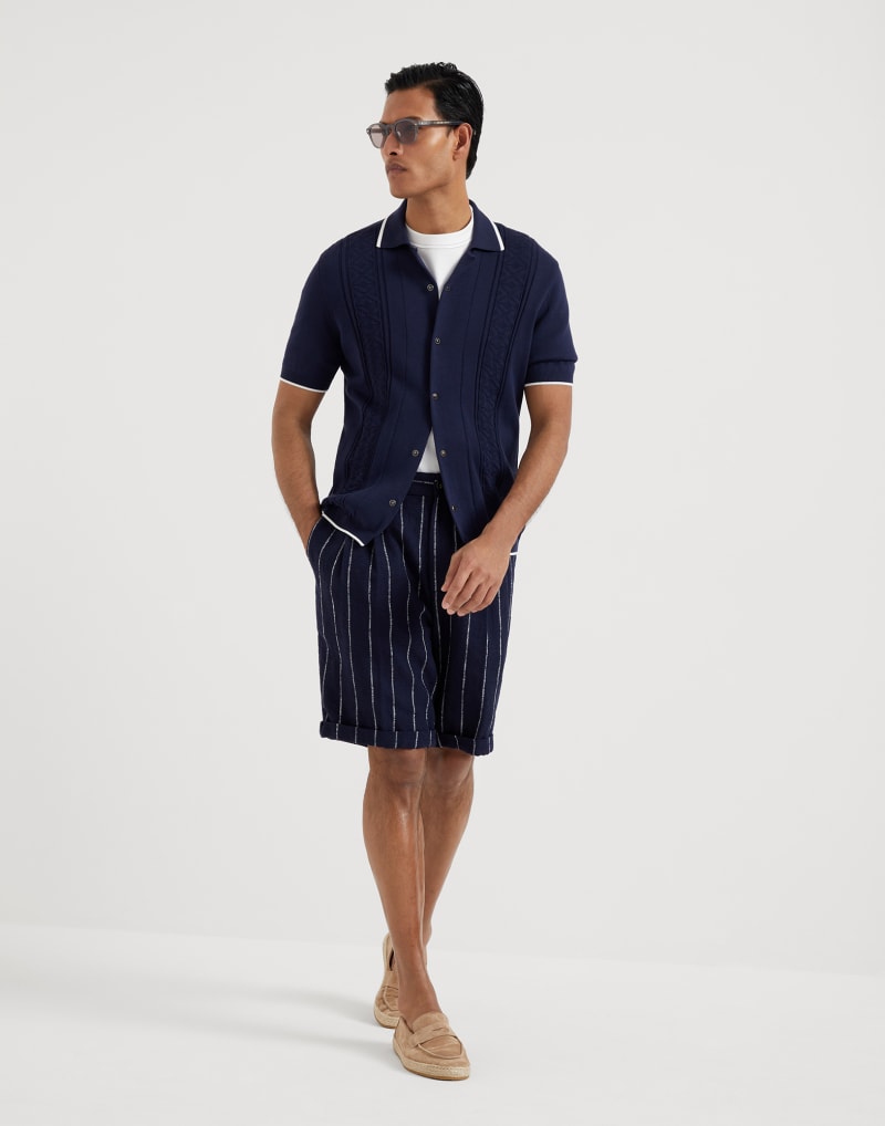 BRUNELLO CUCINELLI MEN'S NAVY STRIPED LINEN WOOL BLEND SHORTS