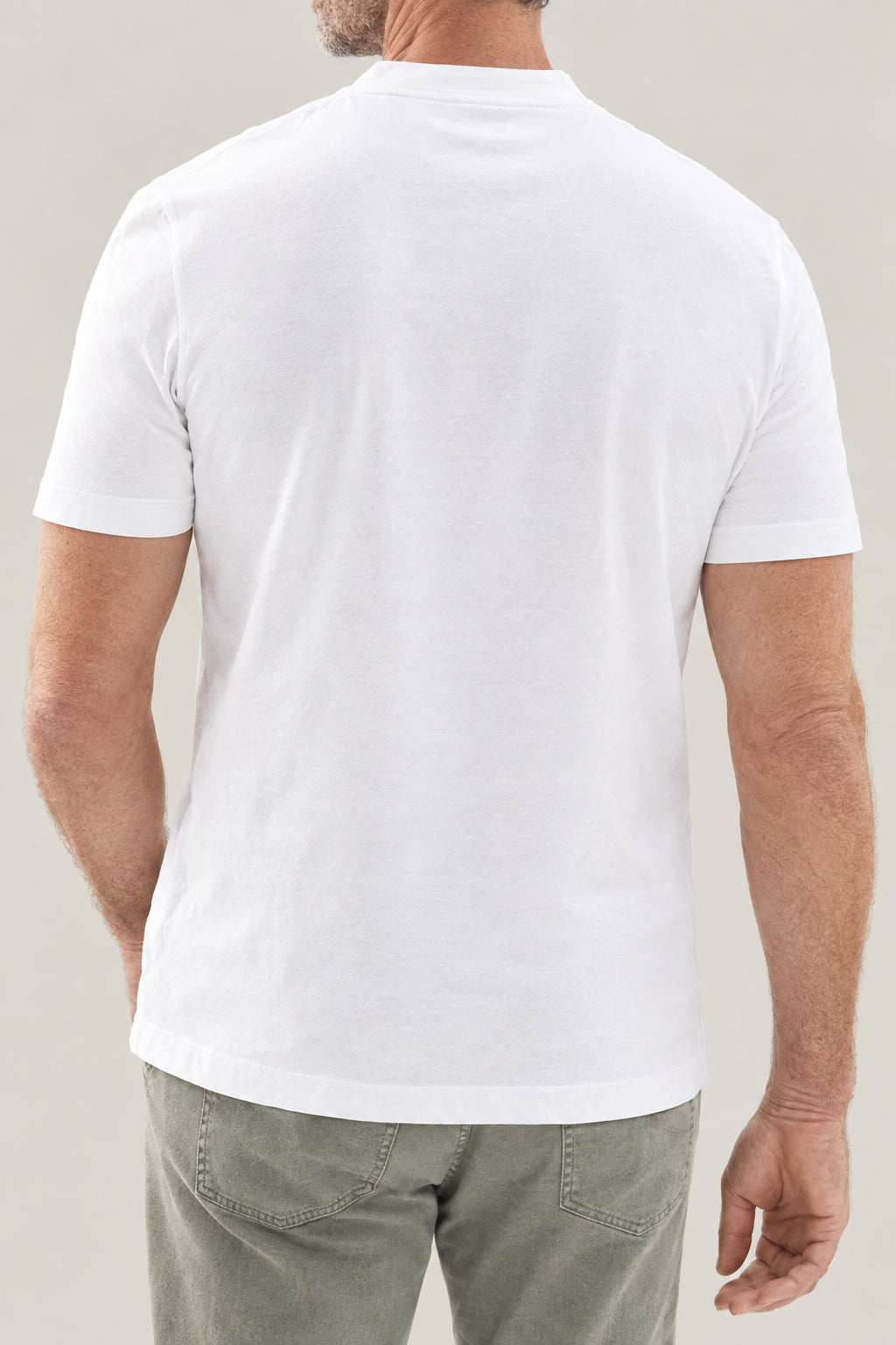 BRUNELLO CUCINELLI MEN'S OPTICAL WHITE SHORT SLEEVE V NECK SHIRT