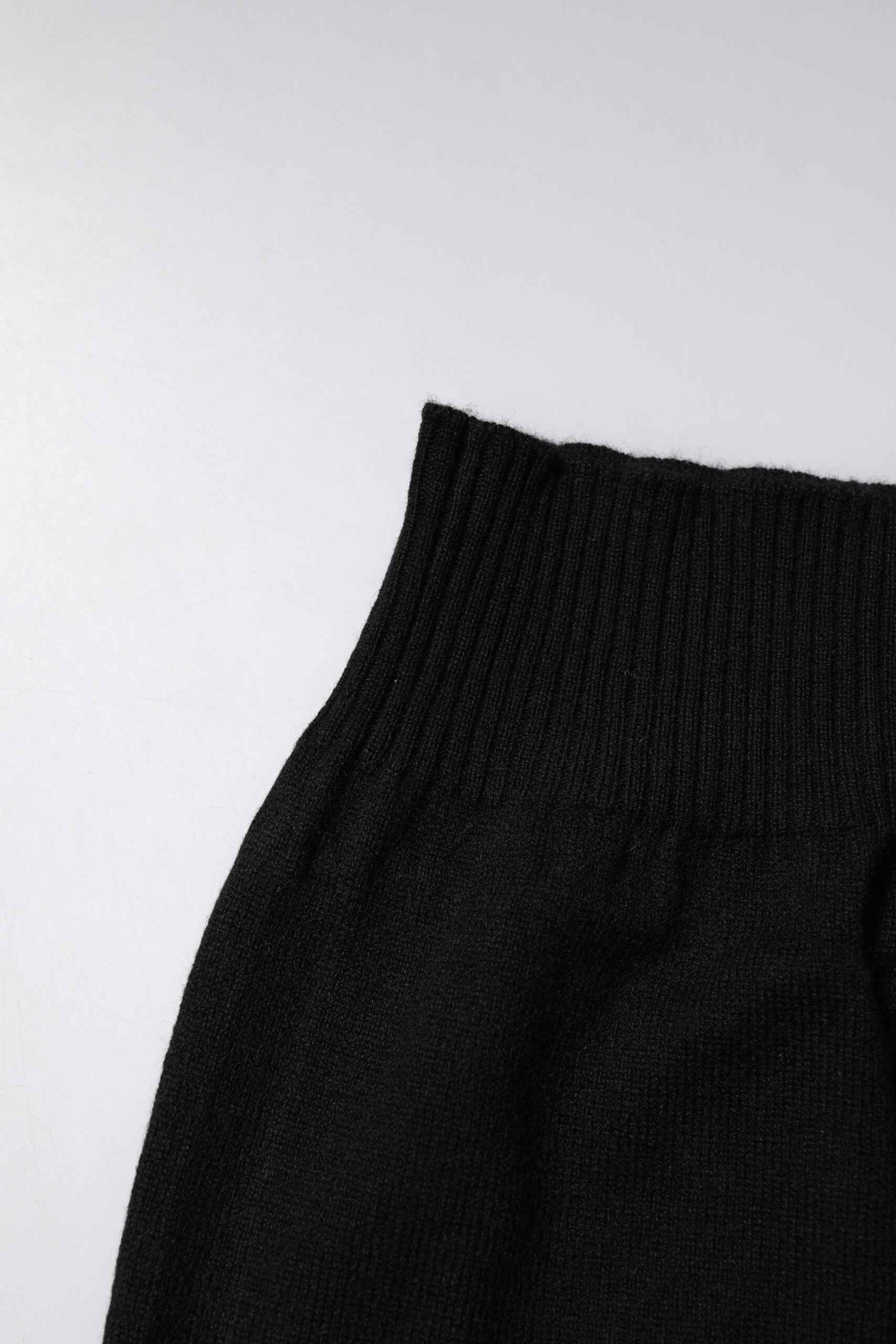Dolce & Gabbana Black Cashmere Knitted Neck Warmer Foulard Scarf