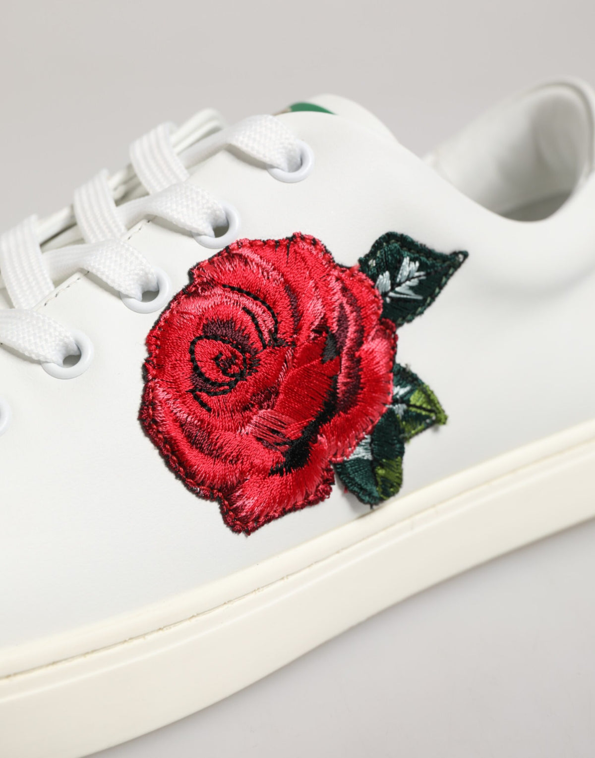 Dolce & Gabbana White Leather Rose Embroidery Low-Top Shoes