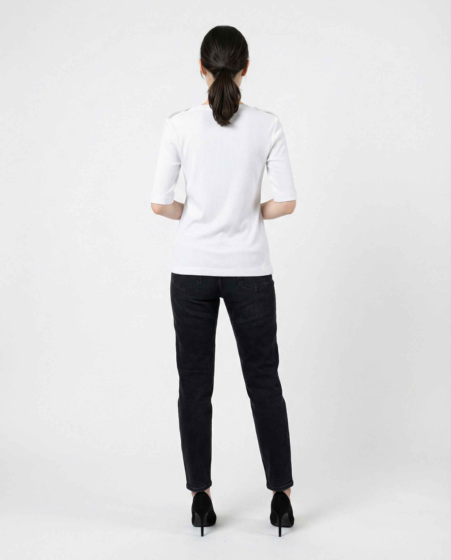 BRUNELLO CUCINELLI WOMEN'S WHITE RIBBED V-NECK SHIRT