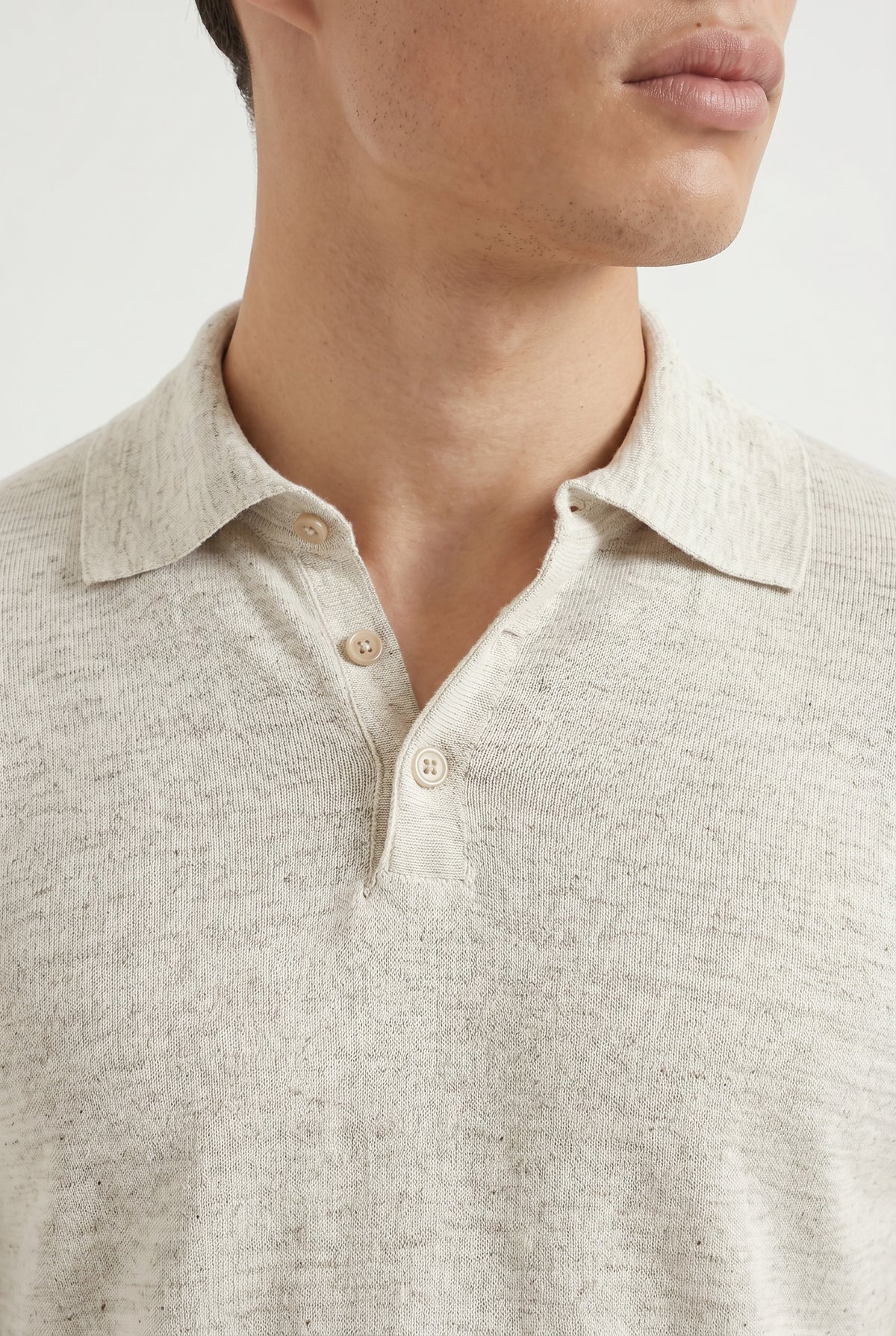BRUNELLO CUCINELLI MEN'S LIGHT BEIGE LINEN BLEND POLO