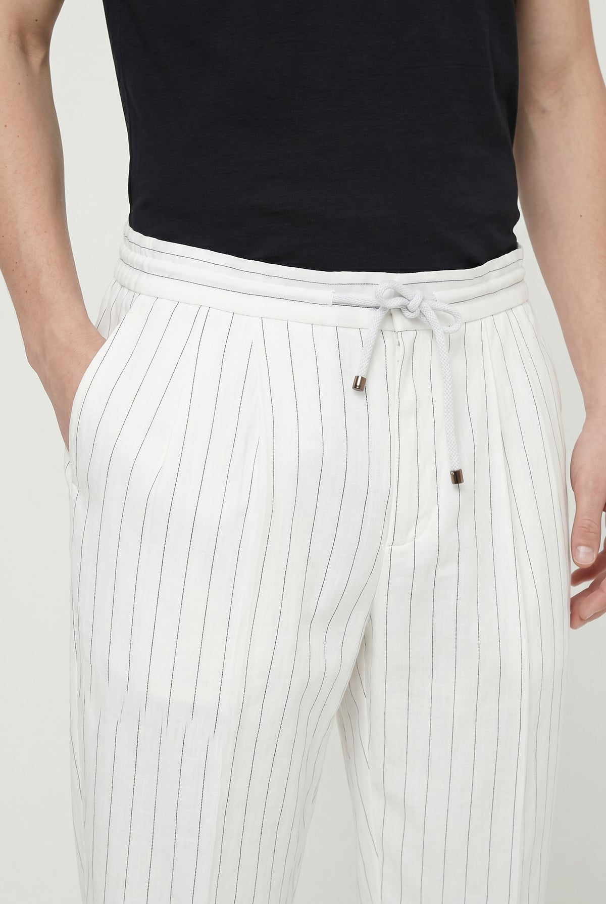 BRUNELLO CUCINELLI MEN'S WHITE LINEN RELAXED TROUSERS